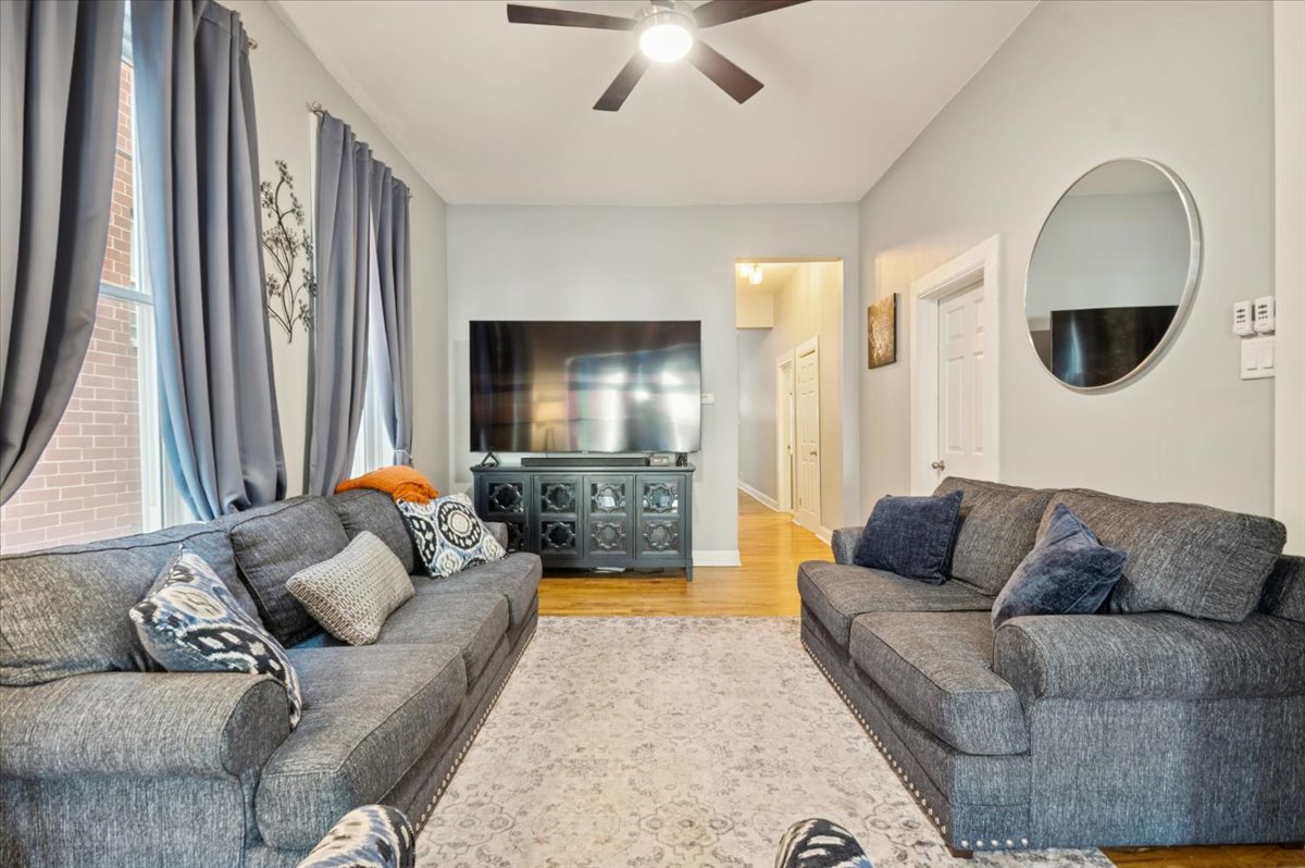 1448 N Fairfield Avenue 1