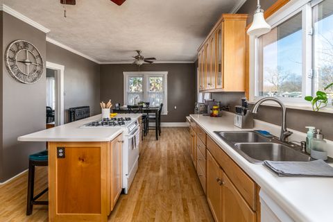 Tiny photo for 1940 Logan Street, Murphysboro, IL 62966 (MLS # 12603306)