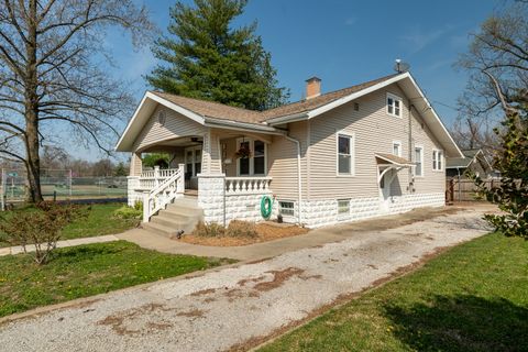 Tiny photo for 1940 Logan Street, Murphysboro, IL 62966 (MLS # 12603306)