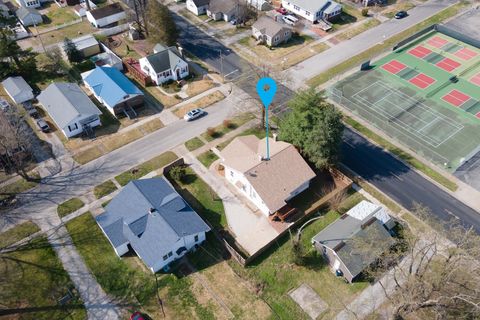 Tiny photo for 1940 Logan Street, Murphysboro, IL 62966 (MLS # 12603306)
