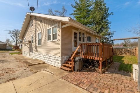 Tiny photo for 1940 Logan Street, Murphysboro, IL 62966 (MLS # 12603306)