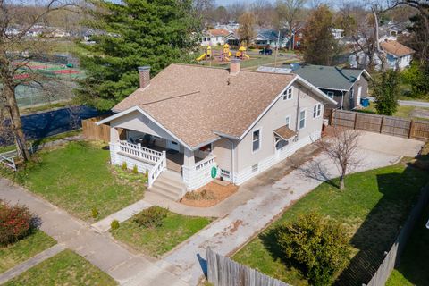 Tiny photo for 1940 Logan Street, Murphysboro, IL 62966 (MLS # 12603306)