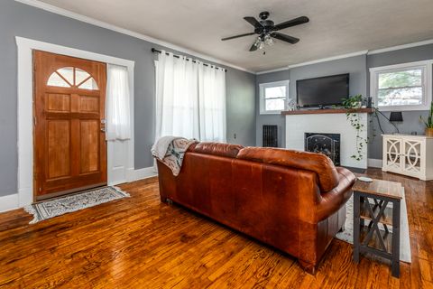 Tiny photo for 1940 Logan Street, Murphysboro, IL 62966 (MLS # 12603306)