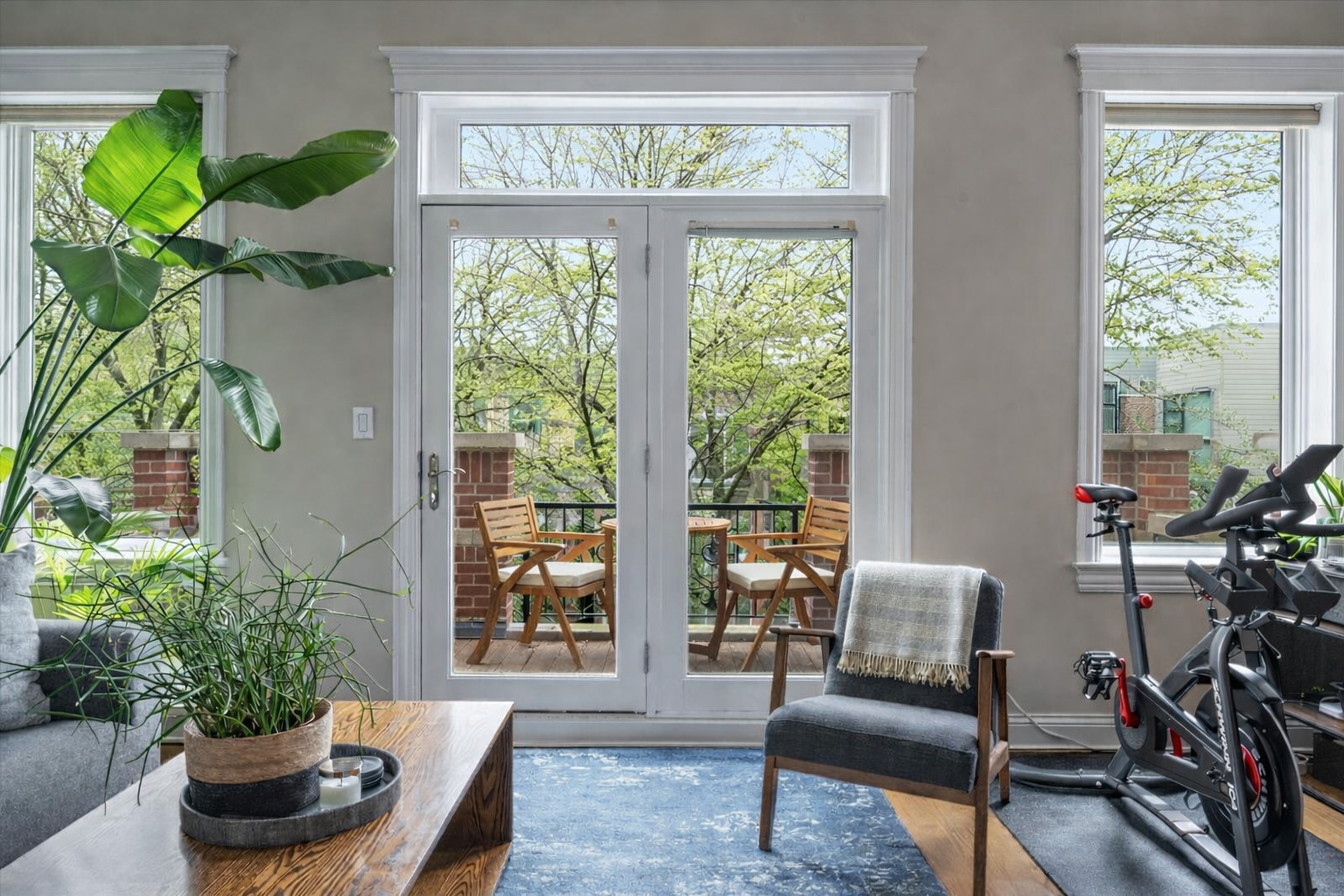 1031 W Newport Avenue 3