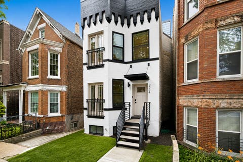 Photo of 2334 N Oakley Avenue, Chicago, IL 60647 (MLS # 12738480)