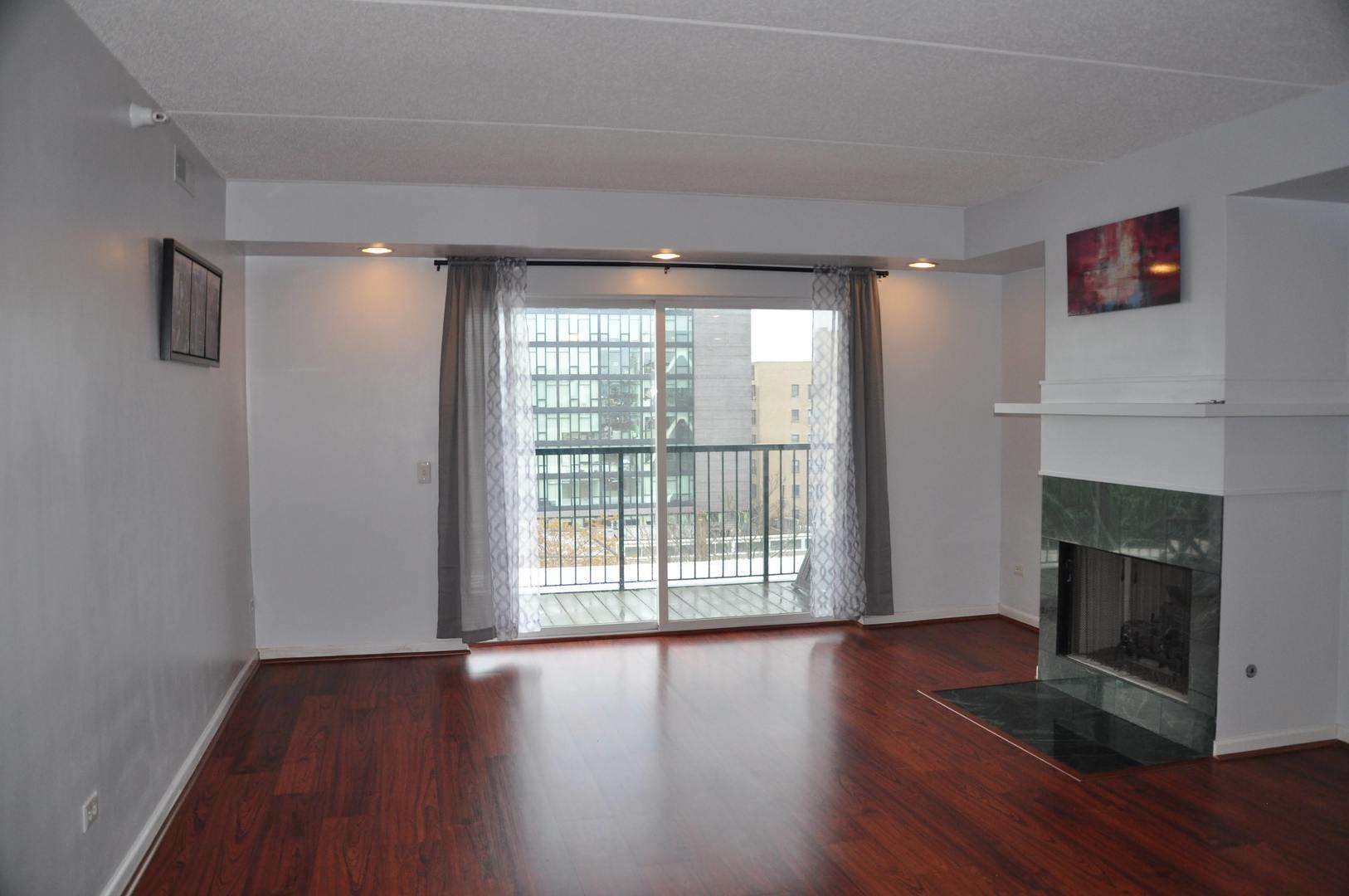 811 Chicago Avenue 703