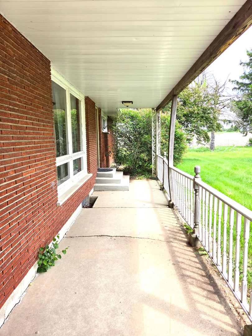 2335 N 30th Road