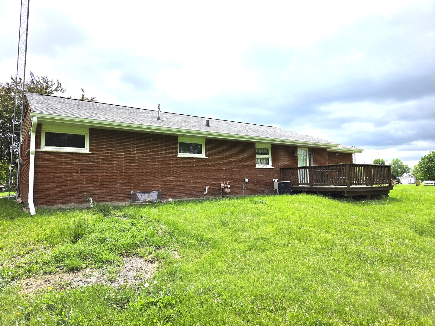 2335 N 30th Road