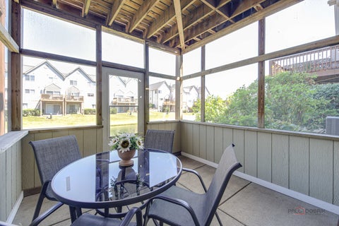 Tiny photo for 668 E Fountainview Drive, Mundelein, IL 60060 (MLS # 12715698)