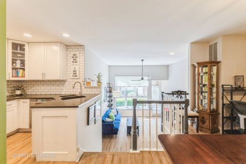 Tiny photo for 1328 S Federal Street #G, Chicago, IL 60605 (MLS # 12480600)
