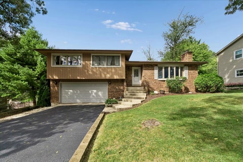 Photo of 16 Woody Way, Oakwood Hills, IL 60013 (MLS # 12758079)