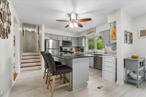 Tiny photo for 16 Woody Way, Oakwood Hills, IL 60013 (MLS # 12758079)