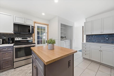 Tiny photo for 530 E Wilson Street, Batavia, IL 60510 (MLS # 12772176)