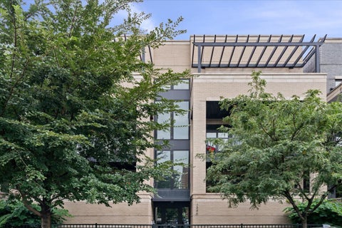 Photo of 1346 W WALTON Street #3W, Chicago, IL 60642 (MLS # 12748917)