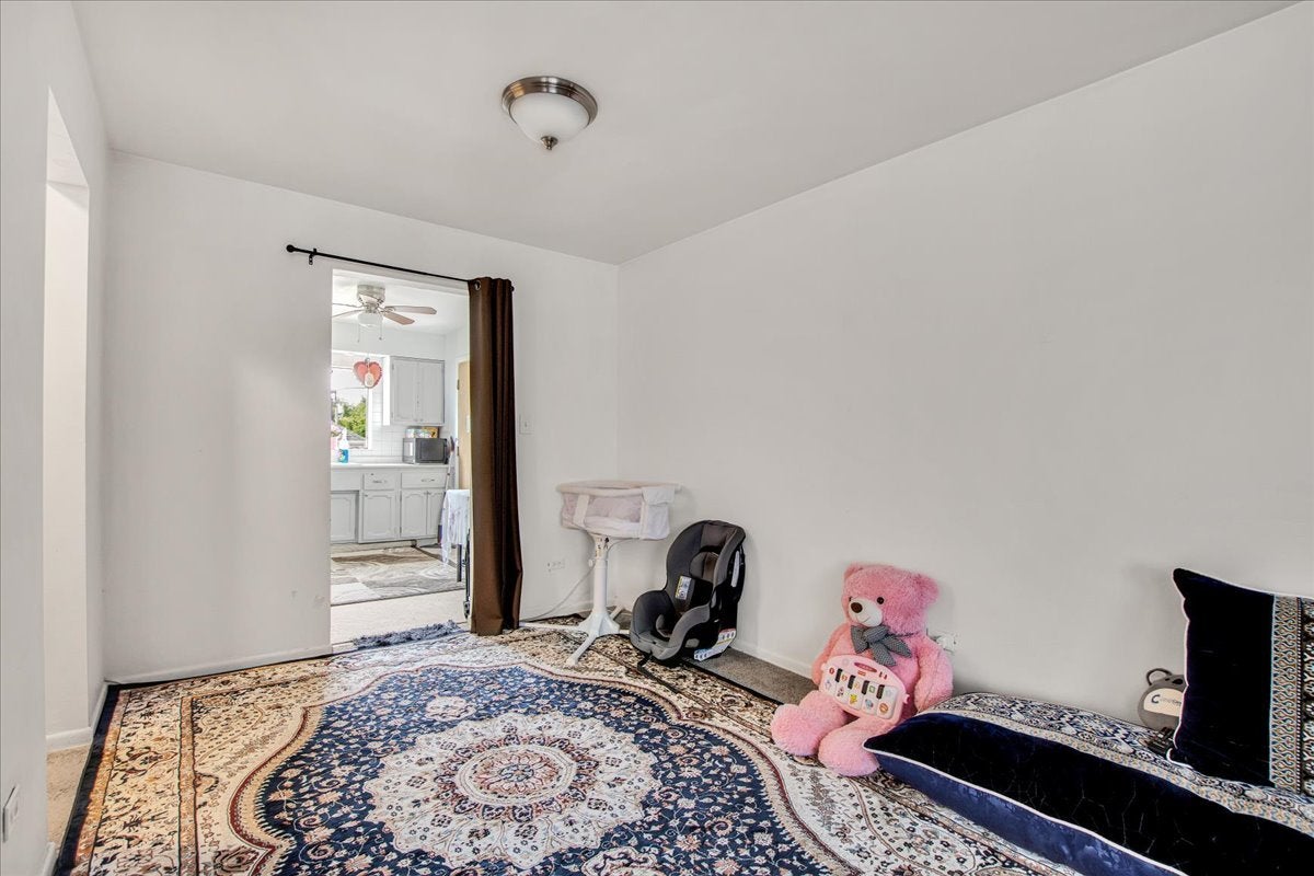 3441 W Bryn Mawr Avenue 1E