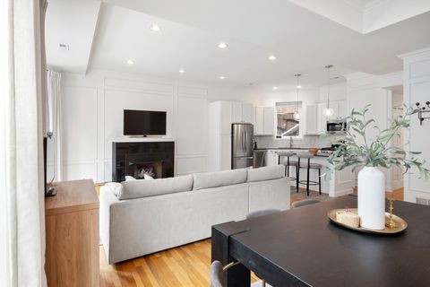 Tiny photo for 618 W Barry Avenue #2, Chicago, IL 60657 (MLS # 12596448)