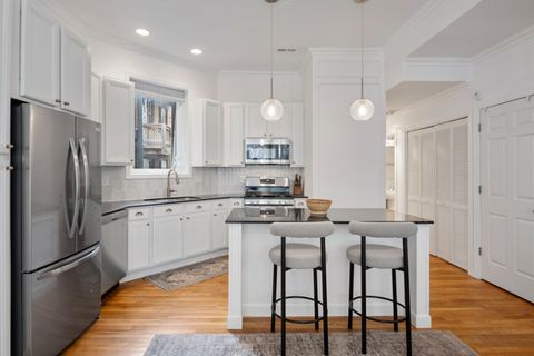 Tiny photo for 618 W Barry Avenue #2, Chicago, IL 60657 (MLS # 12596448)