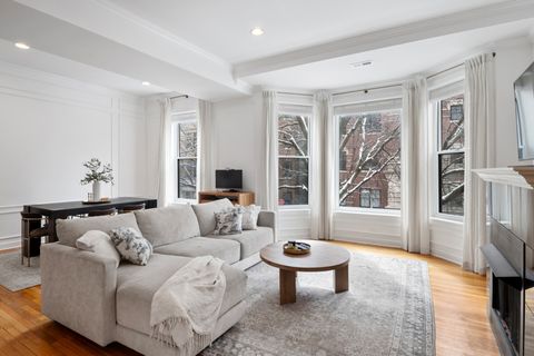 Tiny photo for 618 W Barry Avenue #2, Chicago, IL 60657 (MLS # 12596448)