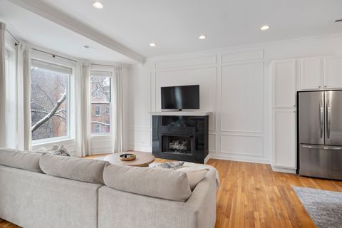 Tiny photo for 618 W Barry Avenue #2, Chicago, IL 60657 (MLS # 12596448)