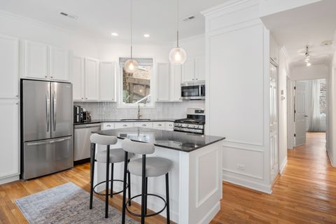 Tiny photo for 618 W Barry Avenue #2, Chicago, IL 60657 (MLS # 12596448)