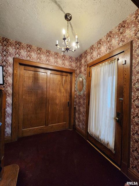Tiny photo for 803 5TH Avenue S, Clinton, IA 52732 (MLS # QC4269928)
