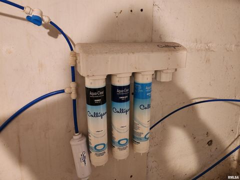 Tiny photo for 803 5TH Avenue S, Clinton, IA 52732 (MLS # QC4269928)