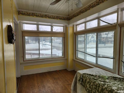 Tiny photo for 803 5TH Avenue S, Clinton, IA 52732 (MLS # QC4269928)