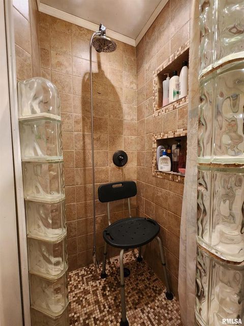 Tiny photo for 803 5TH Avenue S, Clinton, IA 52732 (MLS # QC4269928)