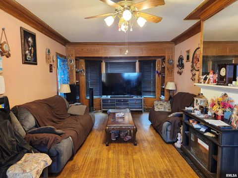 Tiny photo for 803 5TH Avenue S, Clinton, IA 52732 (MLS # QC4269928)