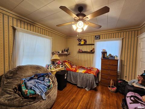 Tiny photo for 803 5TH Avenue S, Clinton, IA 52732 (MLS # QC4269928)