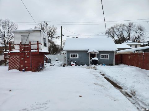 Tiny photo for 803 5TH Avenue S, Clinton, IA 52732 (MLS # QC4269928)