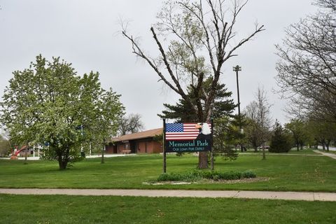 A home in OAK LAWN