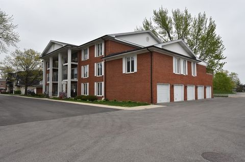 A home in OAK LAWN