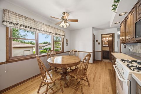 Tiny photo for 13119 Linder Avenue, Crestwood, IL 60418 (MLS # 12654168)