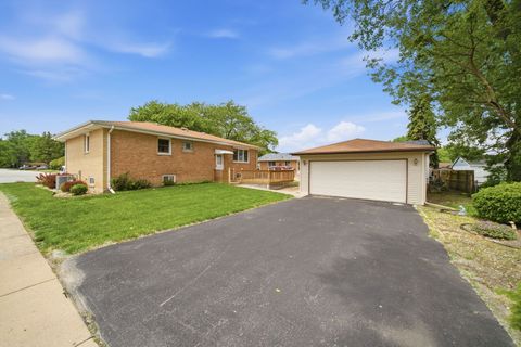 Tiny photo for 13119 Linder Avenue, Crestwood, IL 60418 (MLS # 12654168)