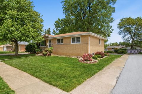 Tiny photo for 13119 Linder Avenue, Crestwood, IL 60418 (MLS # 12654168)