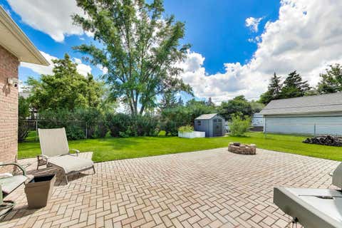 Tiny photo for 810 N MAPLE Street, Prospect Heights, IL 60070 (MLS # 12681623)