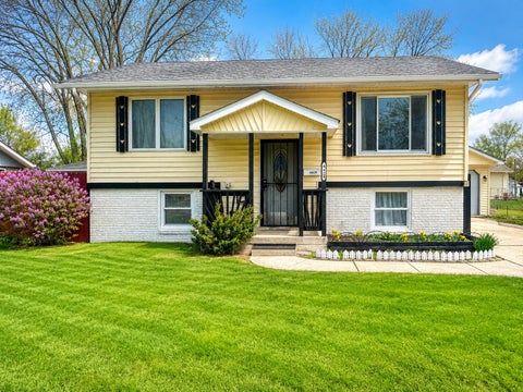 Photo of 4428 Poplar Avenue, Richton Park, IL 60471 (MLS # 12712993)