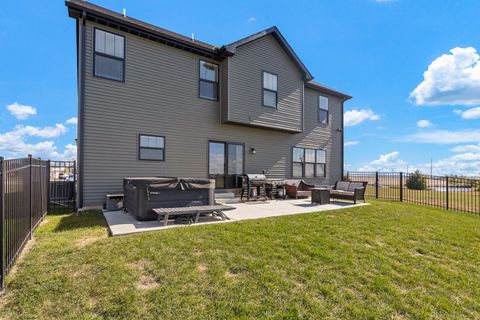 Tiny photo for 103 Wildflower Point, Heyworth, IL 61745 (MLS # 12508596)