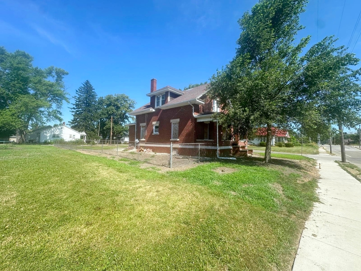 718 N Griffin Street