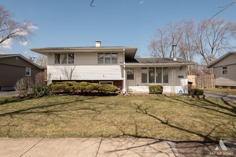 Tiny photo for 3034 190th Street, Lansing, IL 60438 (MLS # 12502847)