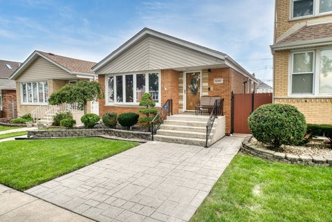 Photo of 5747 S MEADE Avenue, Chicago, IL 60638 (MLS # 12725479)