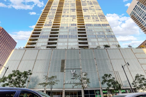 Photo of 611 S Wells Street #908, Chicago, IL 60607 (MLS # 12756427)