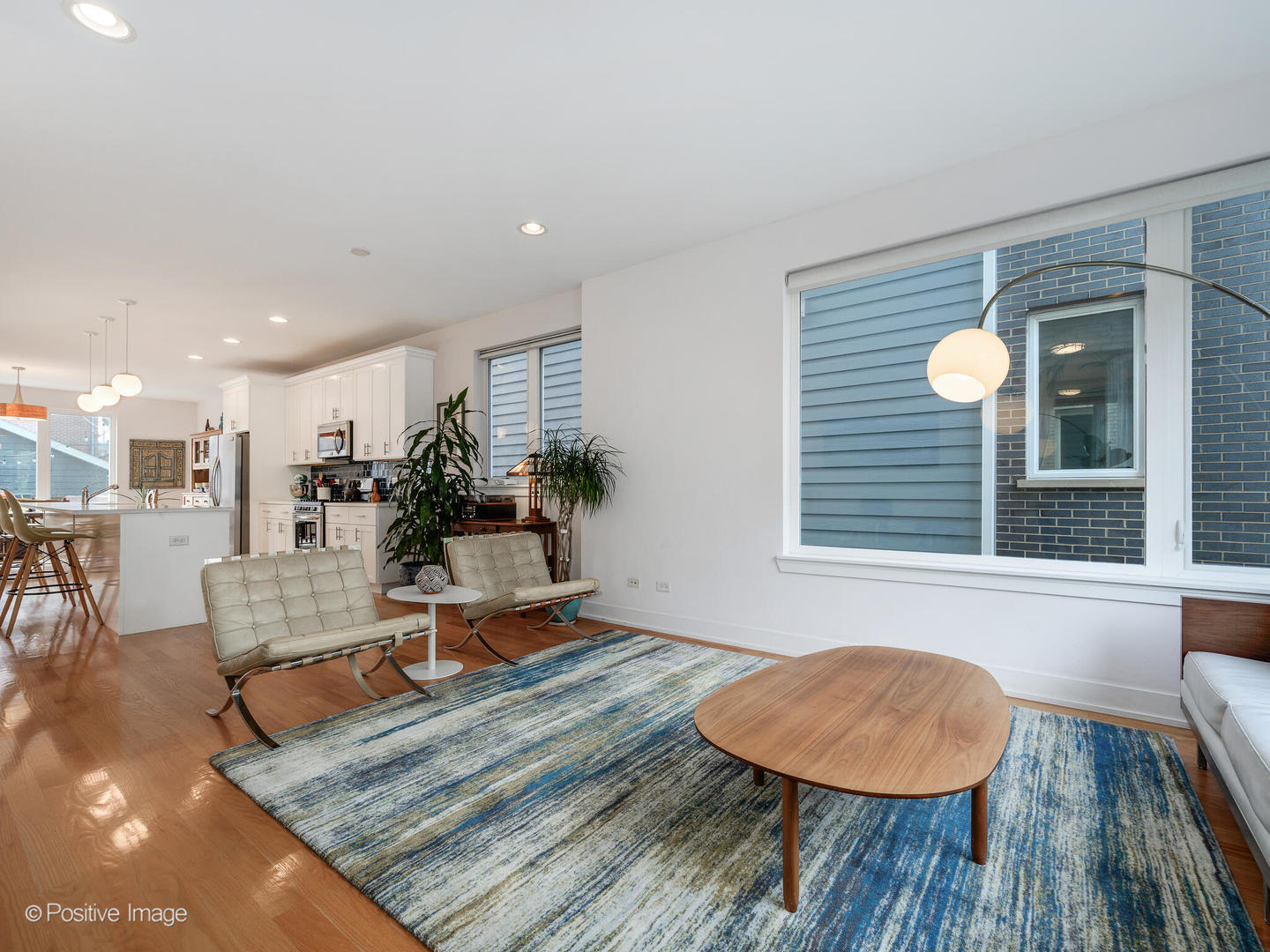 2903 S Hillock Avenue