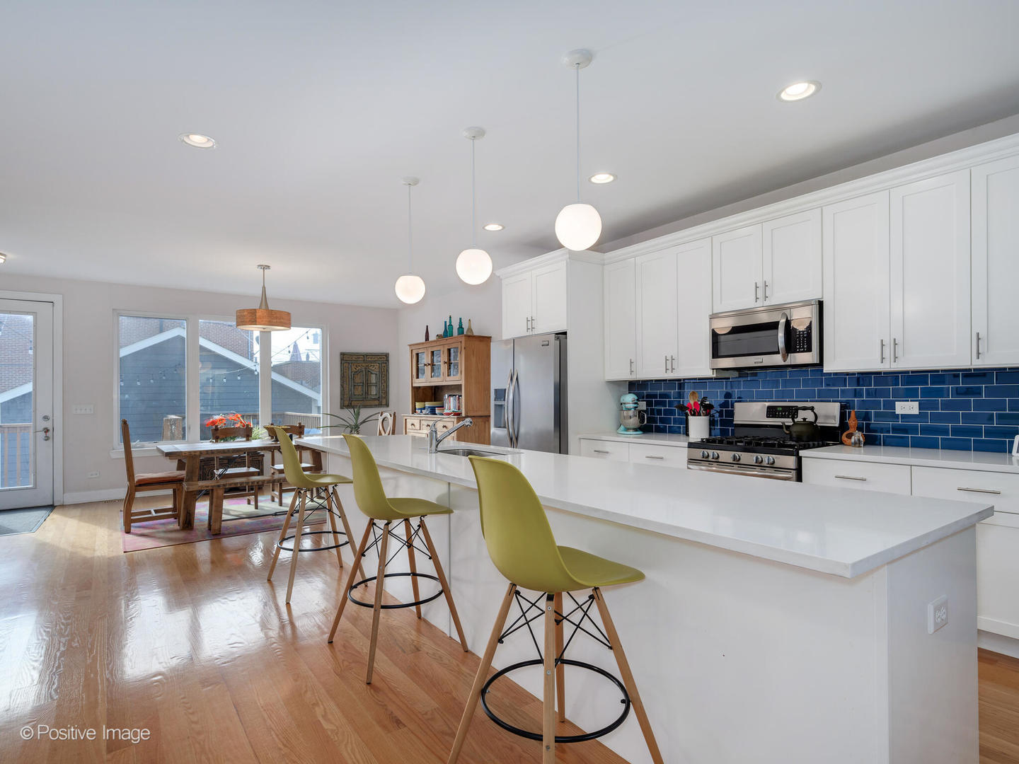 2903 S Hillock Avenue