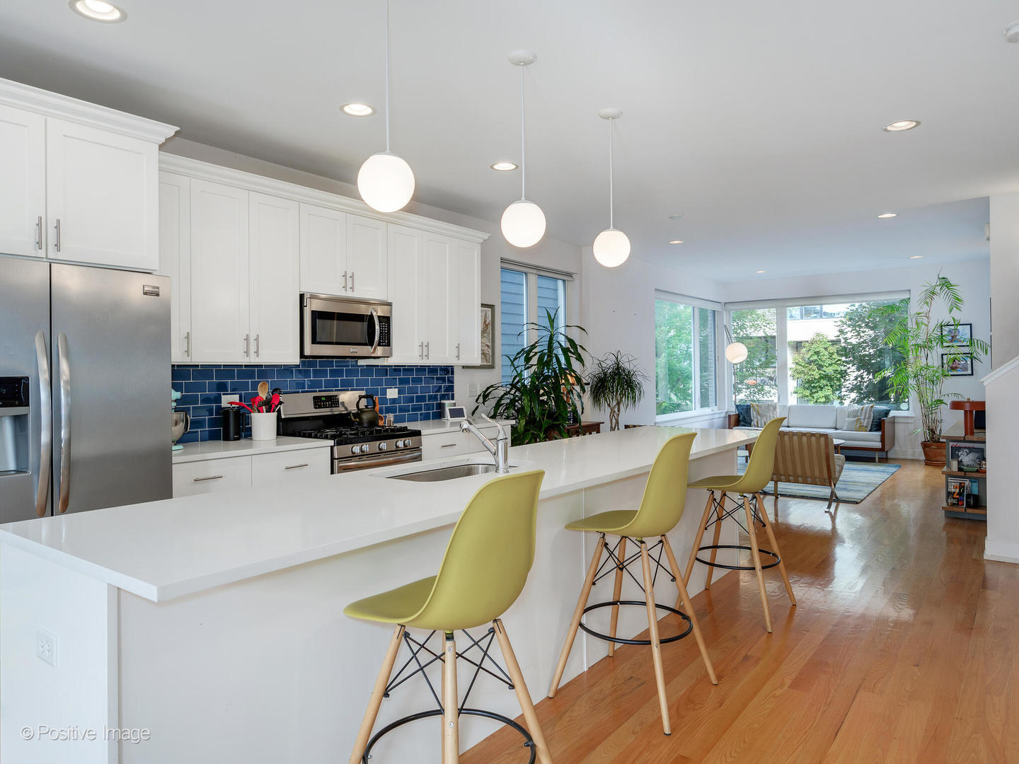 2903 S Hillock Avenue