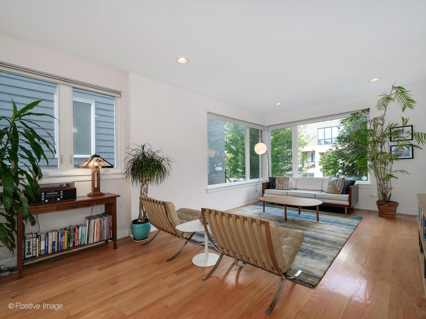 2903 S Hillock Avenue