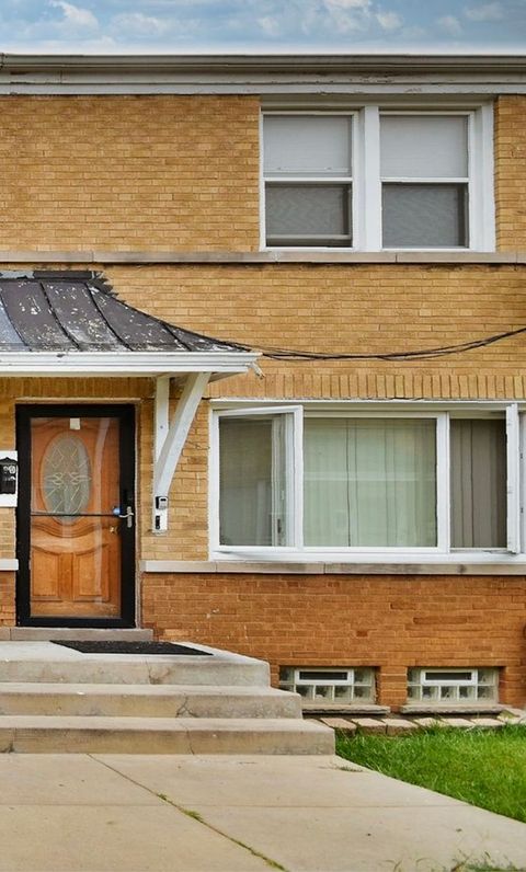 Tiny photo for 1105 Bellwood Avenue, Bellwood, IL 60104 (MLS # 12589884)