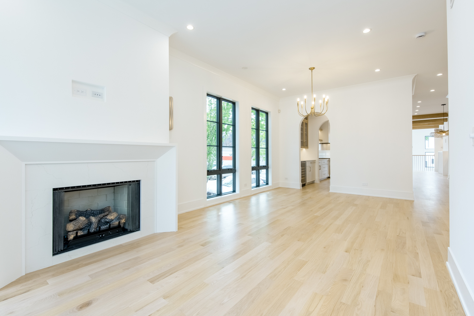 1410 W Laverne Avenue