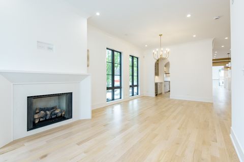 Tiny photo for 1410 W Laverne Avenue, Park Ridge, IL 60068 (MLS # 12568365)